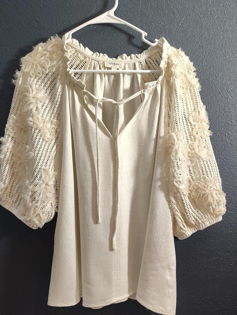 Umgee Cream Oatmeal Flower Detail Peasant Femine Linen blend Top